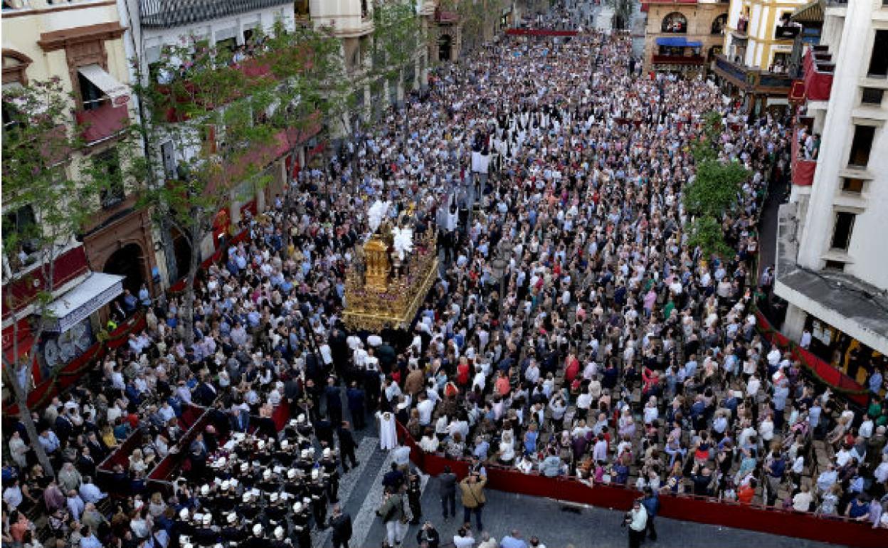 Esta marca sortea un palco VIP en la Campana para ver la Semana Santa de Sevilla con catering incluido